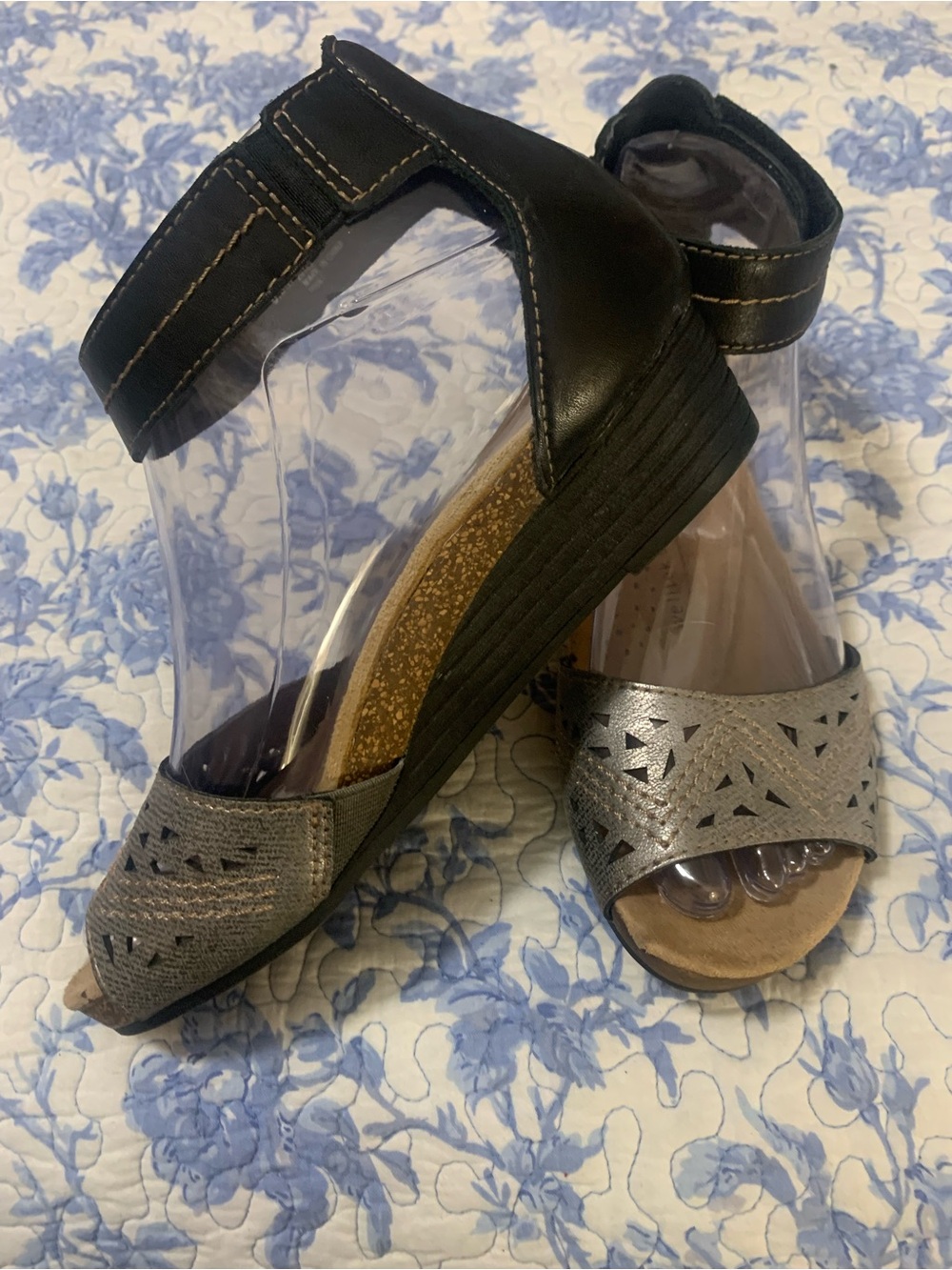 Earth Women's Black and Silver Wedge Sandals